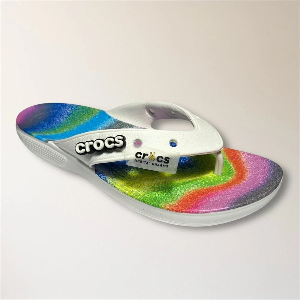NWT Crocs Classic Flip Rainbow White Spray Tie Dye Sandals Men's 6 Beach Travel